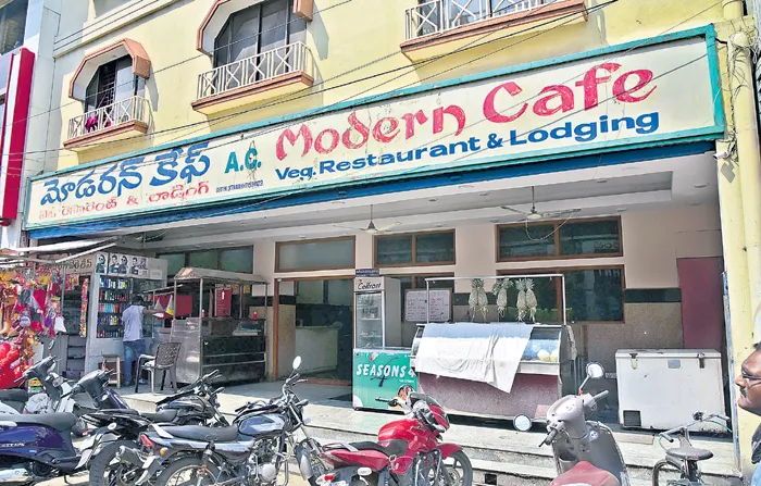 Modern cafe forever - Sakshi