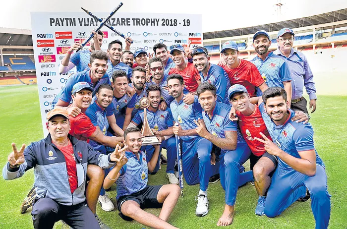  Mumbai beat Delhi to lift Vijay Hazare Trophy for third time - Sakshi