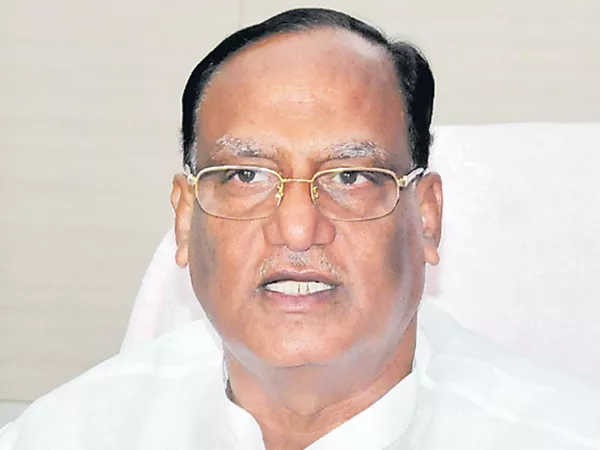 Gutta Sukhendra Reddy comments on Congress leaders - Sakshi