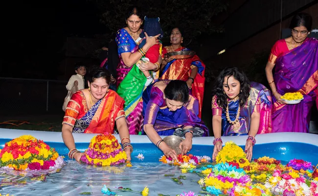 Tennessee Telugu Samithi Bathukamma Celebrations held in Nashville - Sakshi