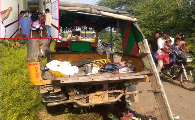 Auto Rollover In Suryapet And 10 Passengers Injured - Sakshi