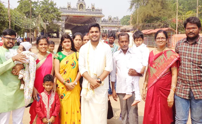 Getup Srinu Visits Dwaraka Tirumala West Godavari - Sakshi