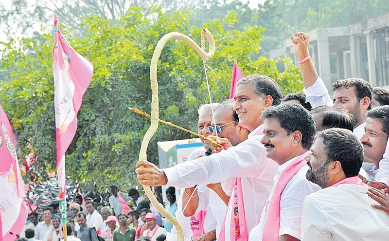 Harish Rao slams Congress & TDP at Nagarkurnool election campaign - Sakshi