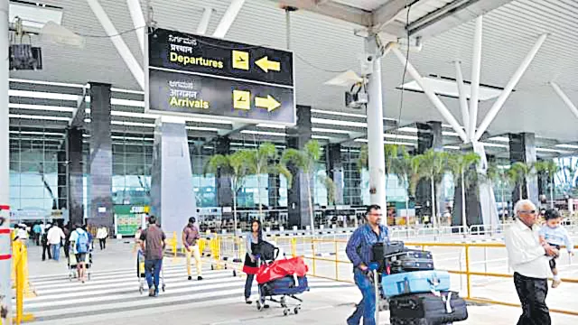  Domestic air passenger traffic rises 19% to 114 lakh in September - Sakshi