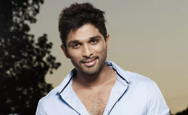 Allu Arjun Trivikram Movie Starts In December - Sakshi