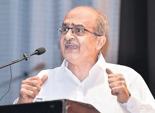 Prashant Bhushan to challenge Alok Verma's removal as CBI chief  - Sakshi