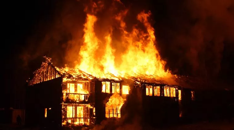 California Man Trying To Burn Spiders But His House On Fire - Sakshi