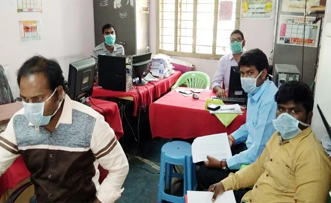 Three Patients Death With H1N1 Virus In Kurnool - Sakshi