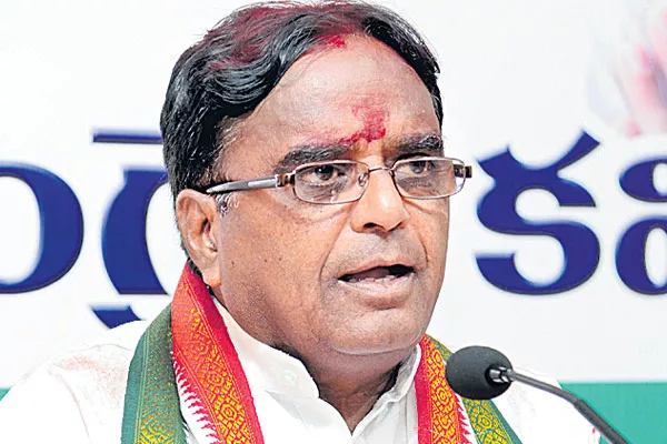 Ponnala laxmaiah commented over kcr - Sakshi