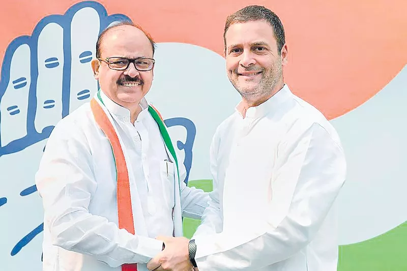 Tariq Anwar Returns To Congress After 19 Years - Sakshi