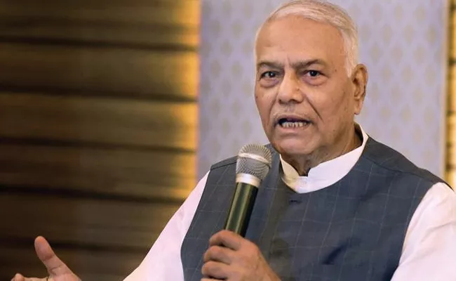 Yashwant Sinha Says CBI Drama Shows Modi Has Totally Lost Control   - Sakshi