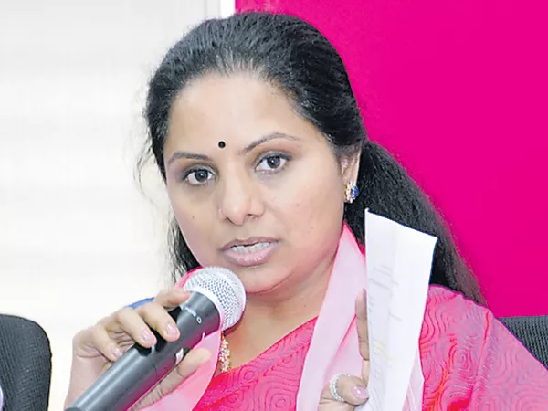 Kavitha fires on Madhu Yaskhi - Sakshi