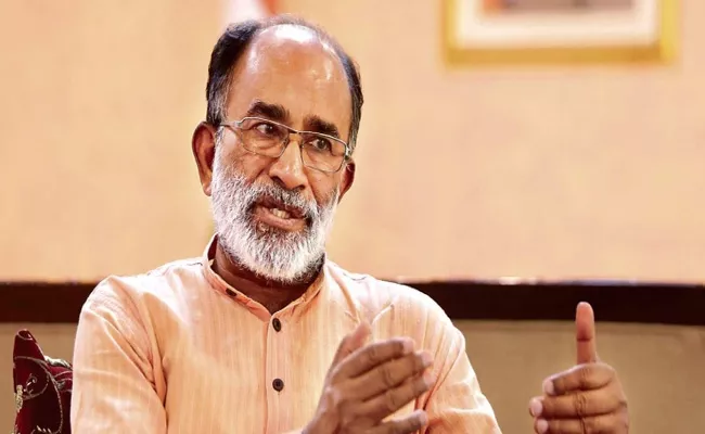 Union Minister KJ Alphons Critics Muslim And Christian Women In Sabarimala Visiting - Sakshi