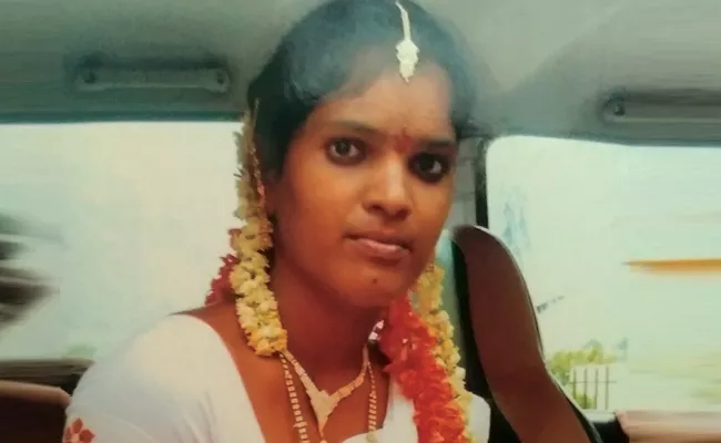 Married Woman Suspicious death In Visakhapatnam - Sakshi