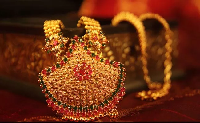 Ahead Of Diwali Gold Prices Surged To A Near Six Year High - Sakshi