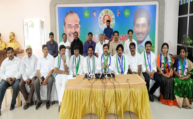 Malla Vijay Prasad Slams TDP Party In Visakhapatnam - Sakshi