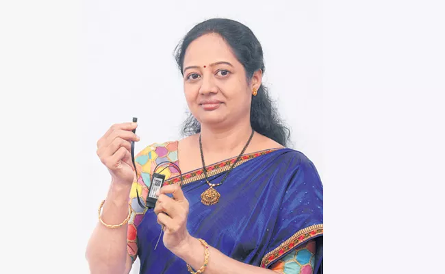 Special story to Spy cameras specialist varalakshmi - Sakshi