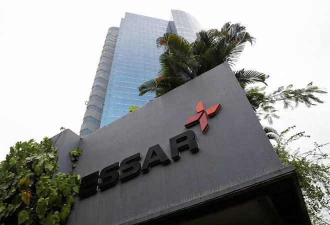 Supreme Court allows ArcelorMittal, Numetal to submit bids for Essar Steel after clearing dues - Sakshi