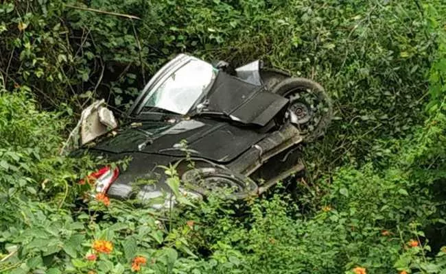 5 Died In Car Accident In Ooty Tour In Nilgiri Mountains - Sakshi