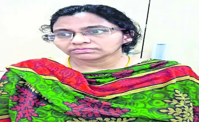 Tahsildar Arrested Cheating Case In Nalgonda - Sakshi