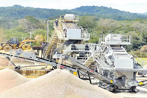 Government support for mining mafia - Sakshi