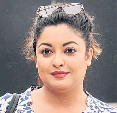 Tanushree Dutta Files Police Complaint Against Nana Patekar - Sakshi