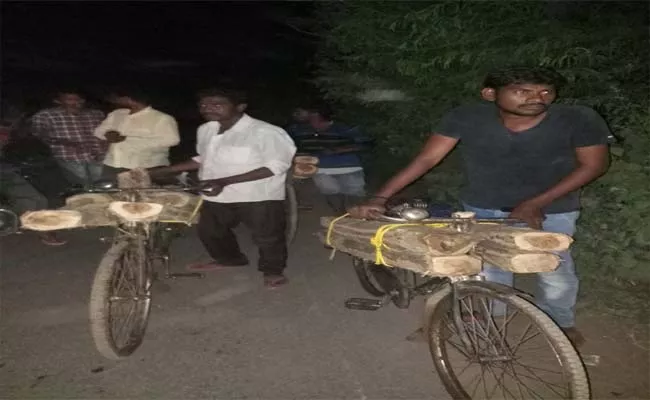 Wood Smuggling In Karimnagar - Sakshi