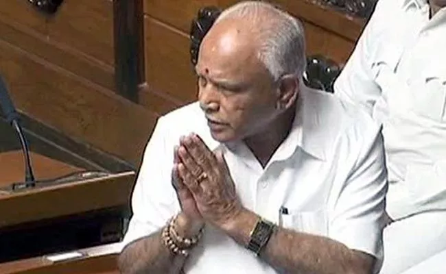 Yeddyurappa Denies To Go Govt Allotted Bungalow - Sakshi