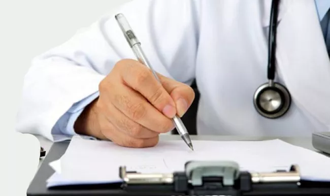 Madhya Pradesh College To Give Handwriting Training To Budding Doctors - Sakshi