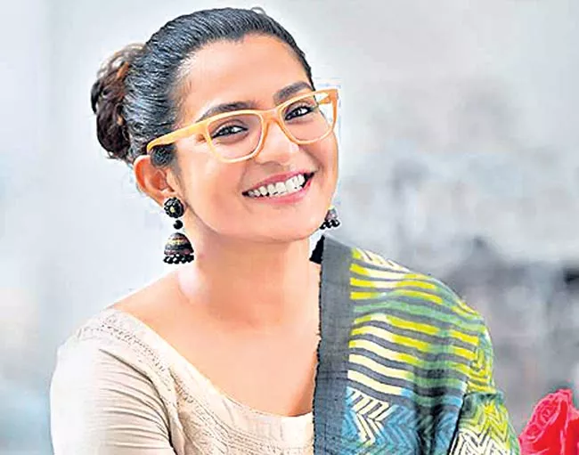 Parvathy To Play An Acid Attack Survivor In New Film - Sakshi