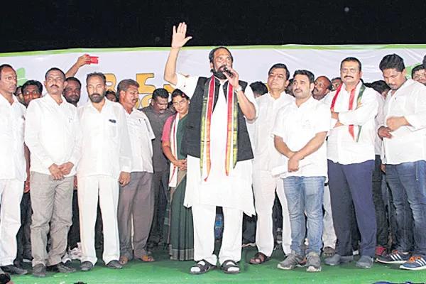 Inspiration by YS Rajasekhara Reddy's schemes : uttam - Sakshi