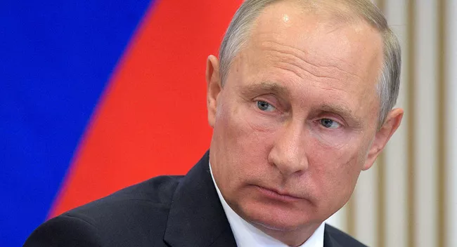  Russian Trust In Vladimir Putin Plunges To 39 Percent - Sakshi