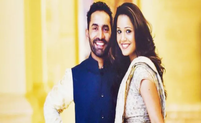 Dipika Pallikal Reveals How Dinesh Karthik Feels About Her - Sakshi