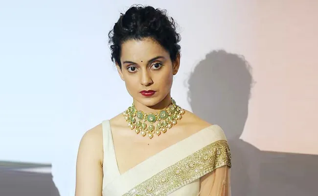 kangana ranaut Reveals On Vikas bahl behaviour In Queen Shooting - Sakshi