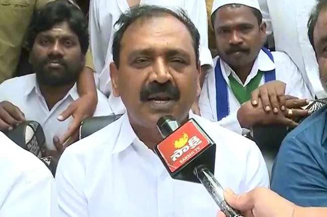 Chandrababu Is Selfish Says YSRCP Leader Bhumana Karunakar Reddy - Sakshi