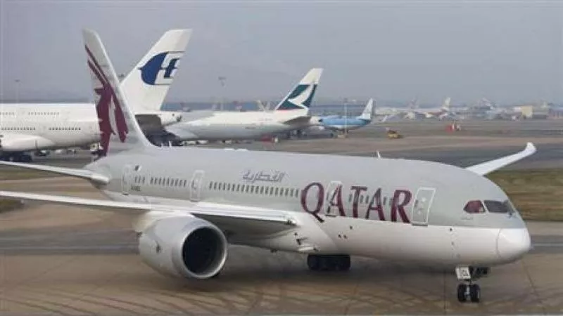 Water Tanker Hits Qatar Airways Aircraft At Kolkata Airport - Sakshi