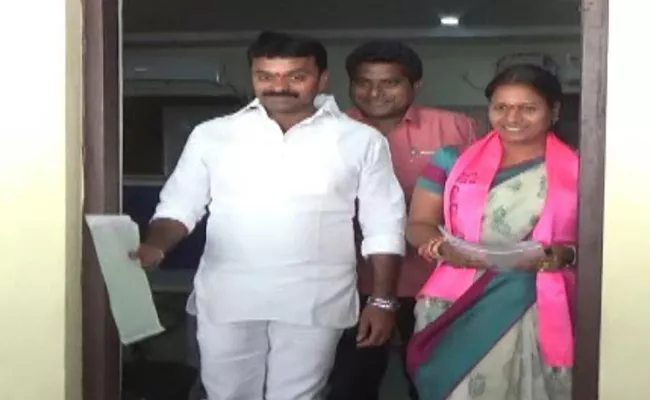 Seven Members File Nominaton On First Day In Karimnagar - Sakshi