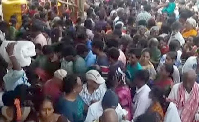 Srikalahasti Devotees Problems - Sakshi