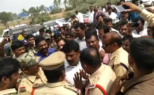 YSRCP MLA Koramutla Srinivasulu Protest At Mangampet Mines - Sakshi