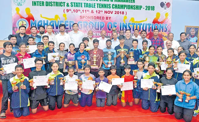 Ali, Srija got Table Tennis Titles - Sakshi