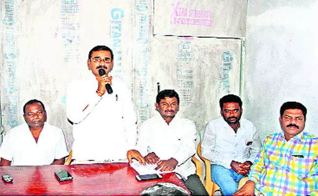 Munugodu Independent Candidate Venepalli Venkateshwar Rao  - Sakshi