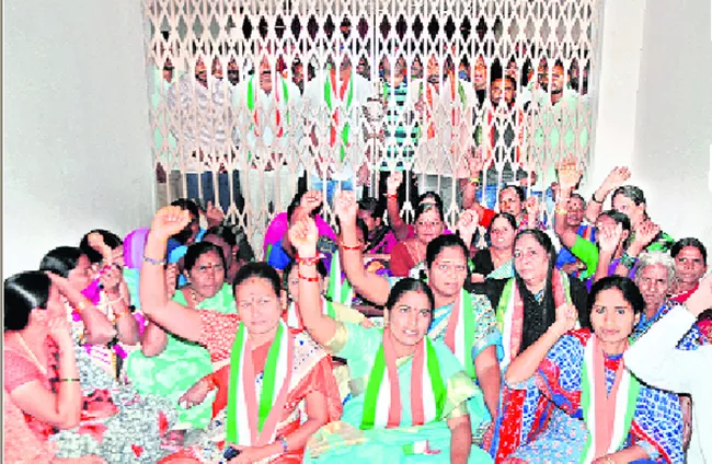 Congress Candidates Ticket Issues Warangal - Sakshi