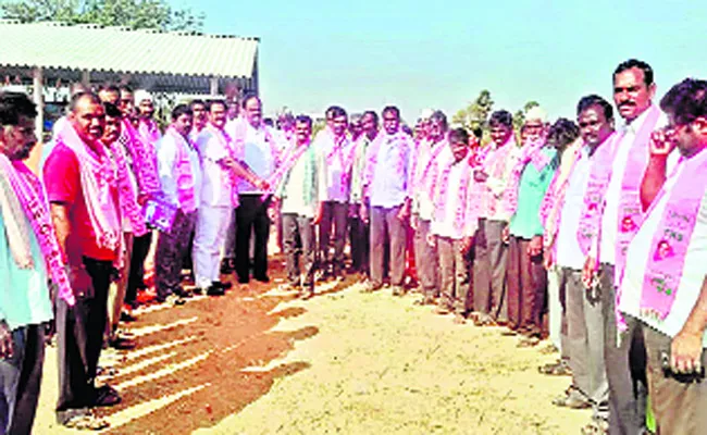 TRS Mla P. sheker Reddy Canvass In Bhongir - Sakshi