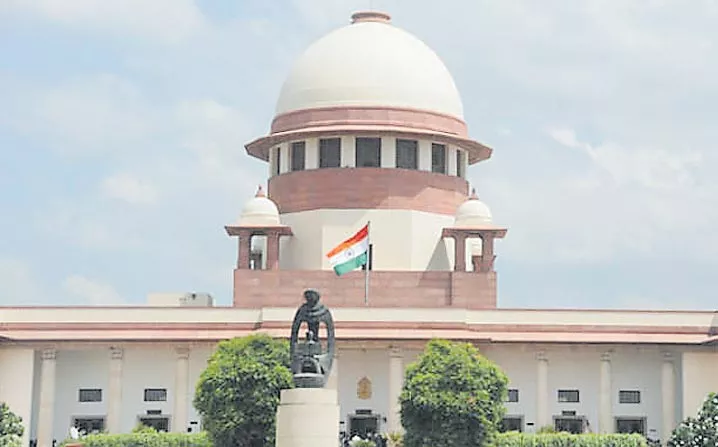 CVC submits probe report in sealed cover to Supreme Court - Sakshi