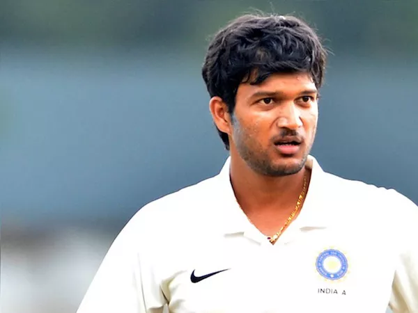 Jalaj Saxena  century at the end of the second day of the Ranji Trophy  - Sakshi