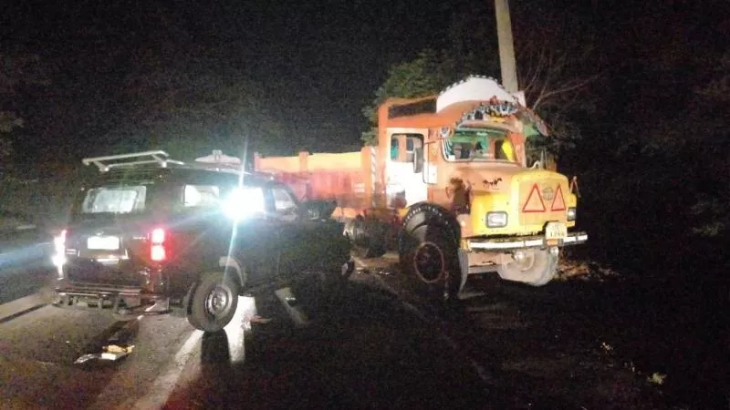 Pawan Kalyan Bouncers Vehicle Accident In East Godavari - Sakshi