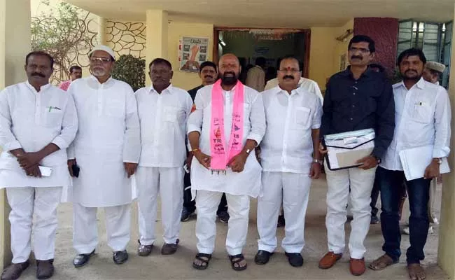 Muttireddy Yadagiri Reddy Filed Nomination - Sakshi