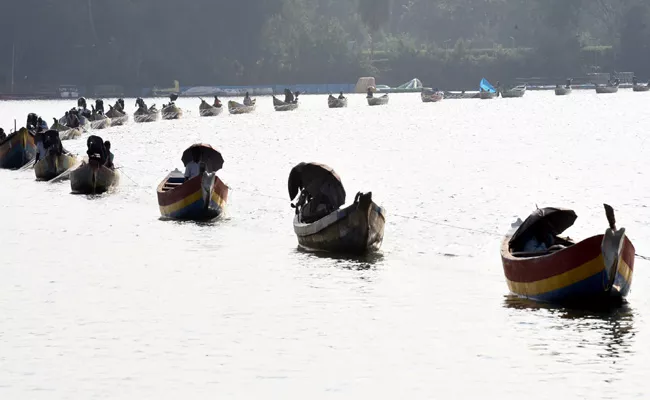 Boat Racing In Vijayawada - Sakshi