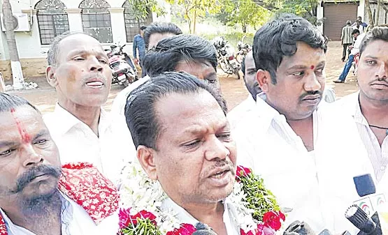 Former minister Dr. A. Chandra Shekhar goodbye congress party - Sakshi