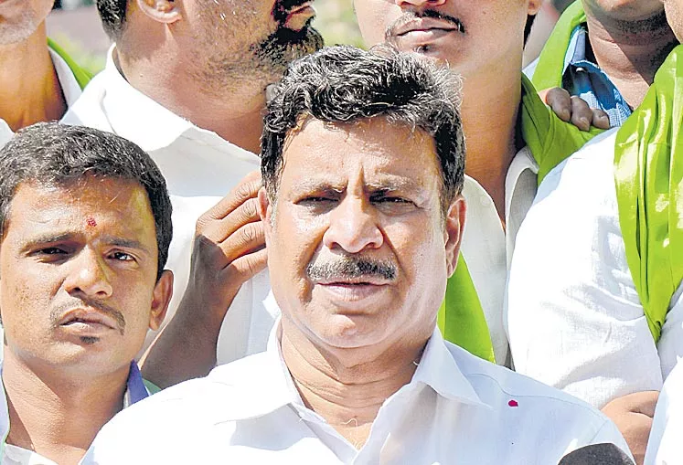 Telangana Inti Party leaders staged protest at Gunpark - Sakshi